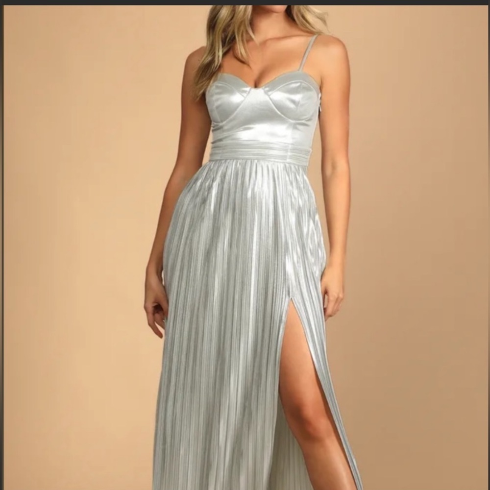 Lulu’s silver bombshell gown -NWOT